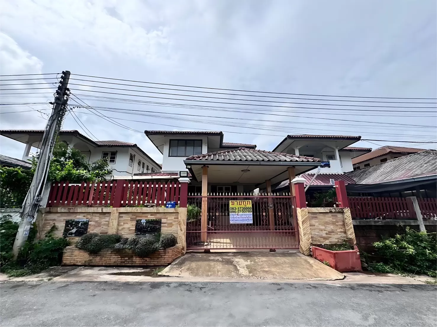 บ้านเดี่ยวสองชั้น หมู่บ้านสหกรณ์การเคหสถานราชนาวี1 ต พลูตาหลวง อ สัตหีบ จ ชลบุรี