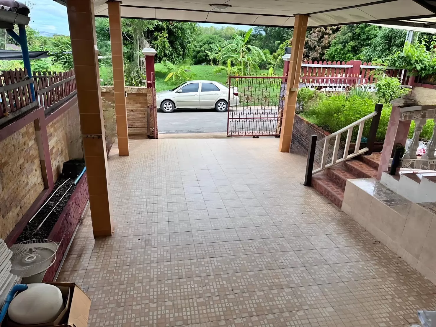 บ้านเดี่ยวสองชั้น หมู่บ้านสหกรณ์การเคหสถานราชนาวี1 ต พลูตาหลวง อ สัตหีบ จ ชลบุรี